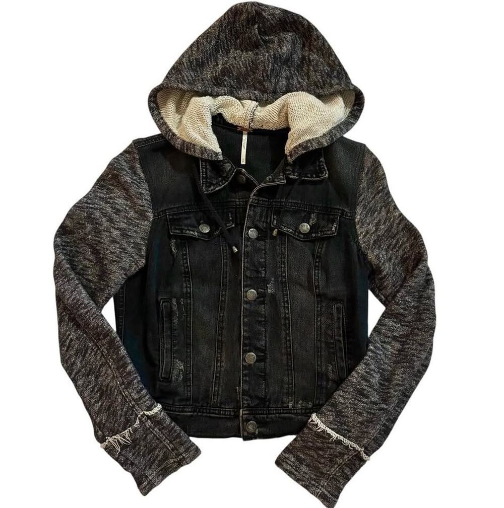 FREE PEOPLE WOMEN'S Y2K DENIM DISTRESSED JACKET SIZE SMALL
